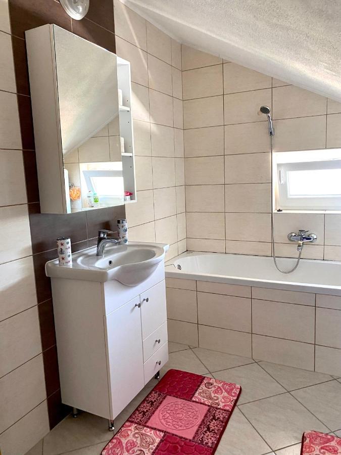 Big Apartment 3 Bedrooms Bihać Zewnętrze zdjęcie