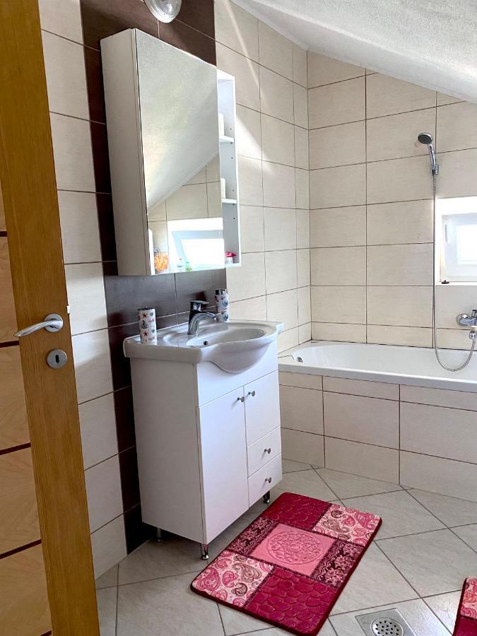 Big Apartment 3 Bedrooms Bihać Zewnętrze zdjęcie